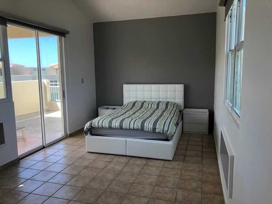 Haudimar Ph Beachfront Apt 4Br/3Bath อิซาเบลา ภายนอก รูปภาพ